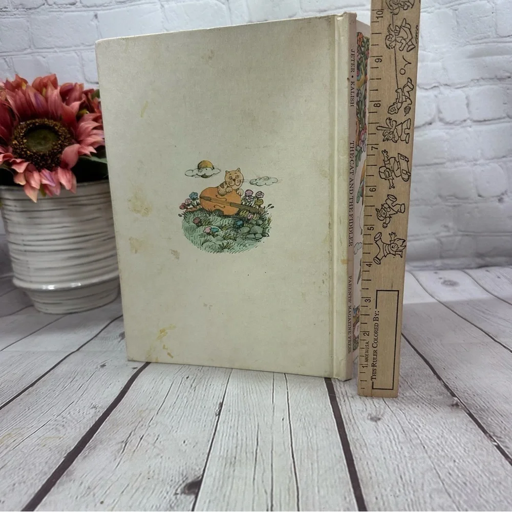 vintage The Cat and the Fiddler by Jacky Jeter hard cover illustrated book